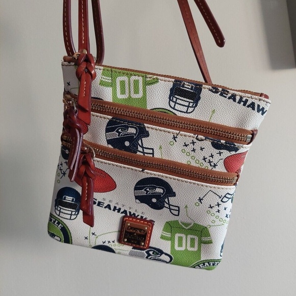 Dooney and Bourke Seattle Seahawks Crossbody Purse Bag Satchel Football NFL D&B - Picture 1 of 12